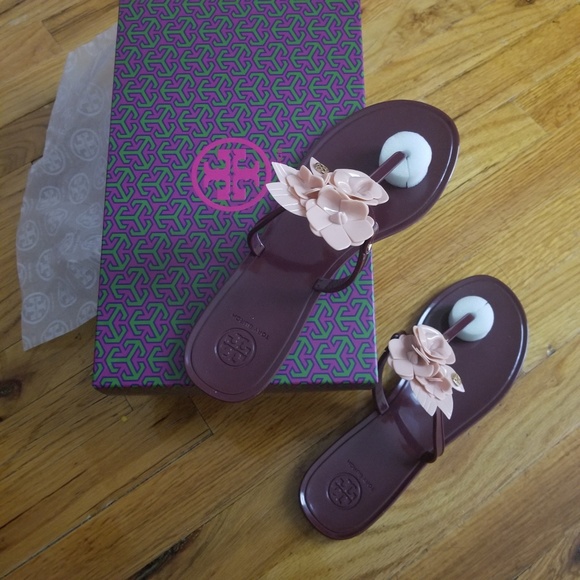 💲💲SOLD💲💲Tory Burch Blossom Thong Sandal - Picture 3 of 3
